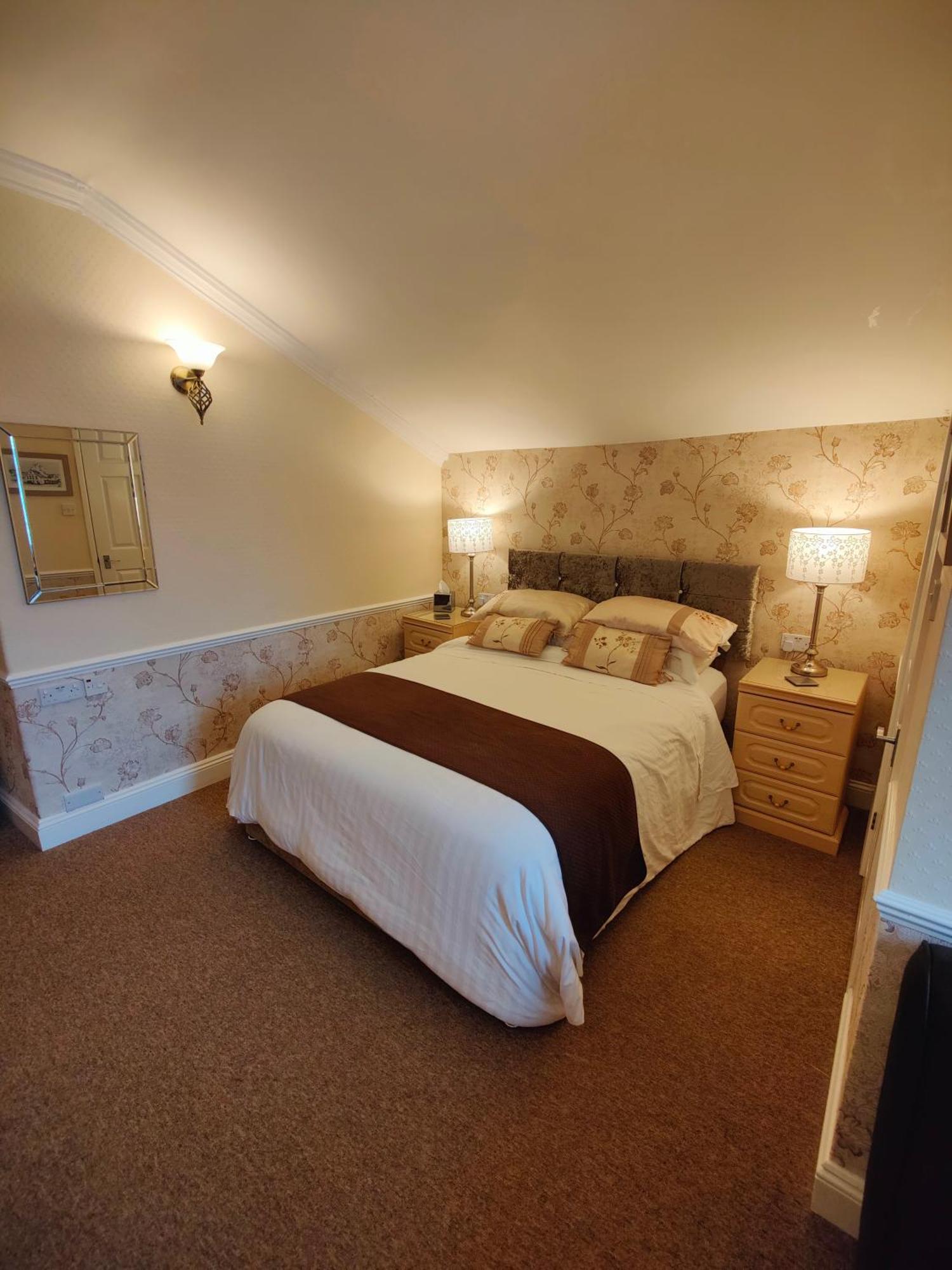 The Pack O' Cards Hotel Combe Martin Exterior photo