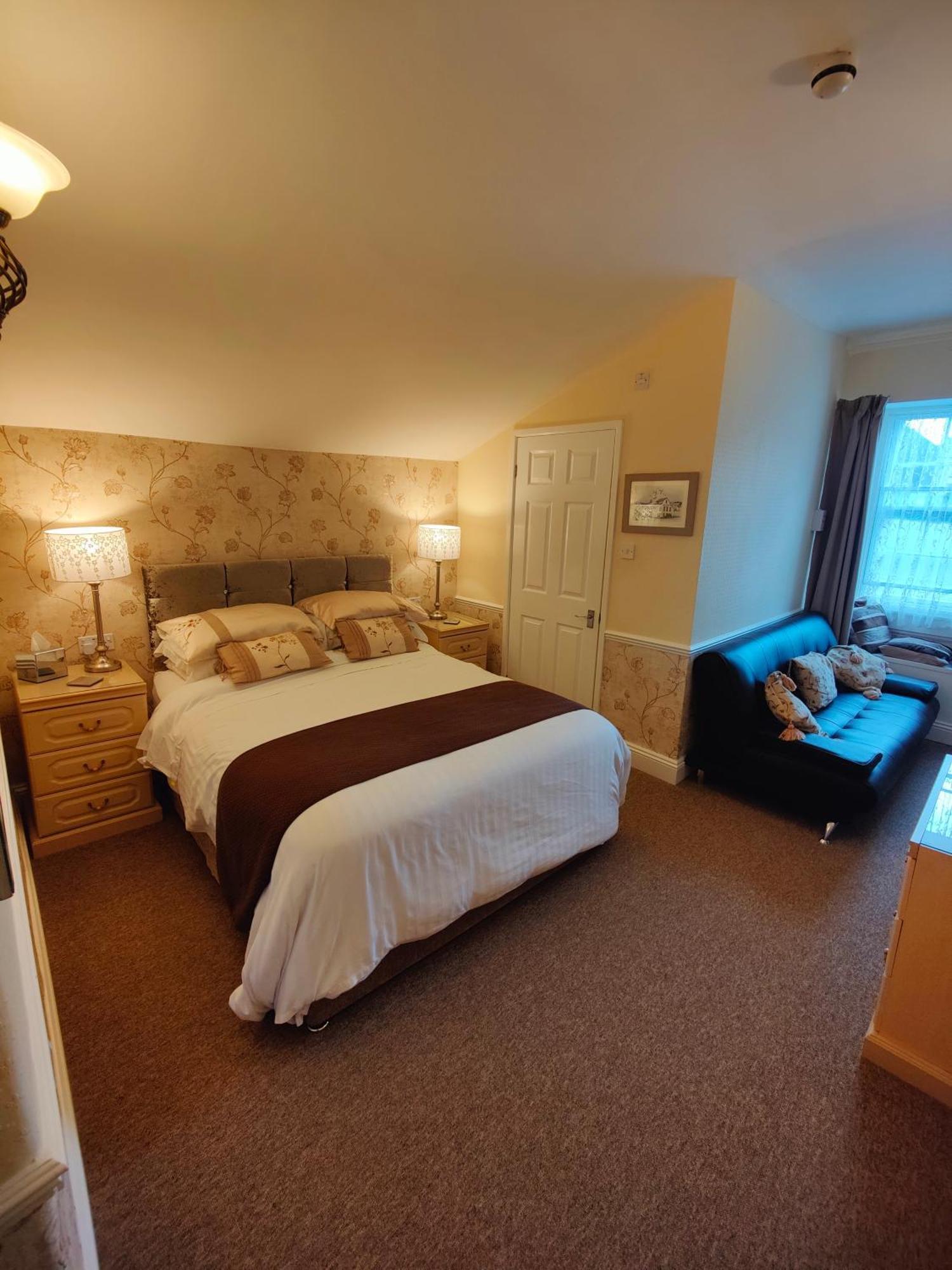 The Pack O' Cards Hotel Combe Martin Exterior photo