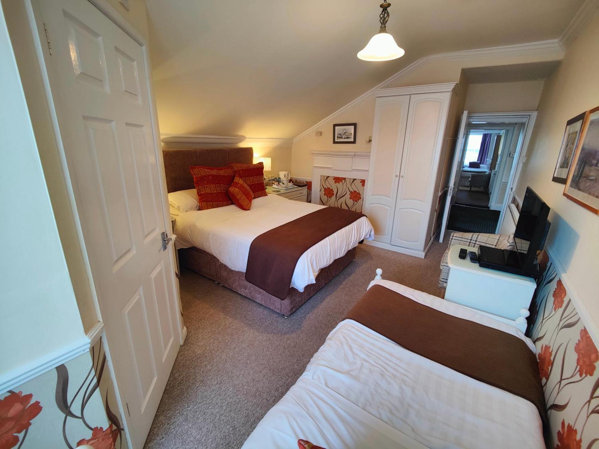The Pack O' Cards Hotel Combe Martin Exterior photo